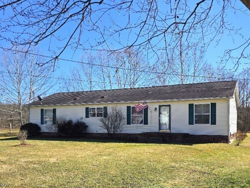 80 Hannah Place Road, Belpre, OH 45714 Photo 1