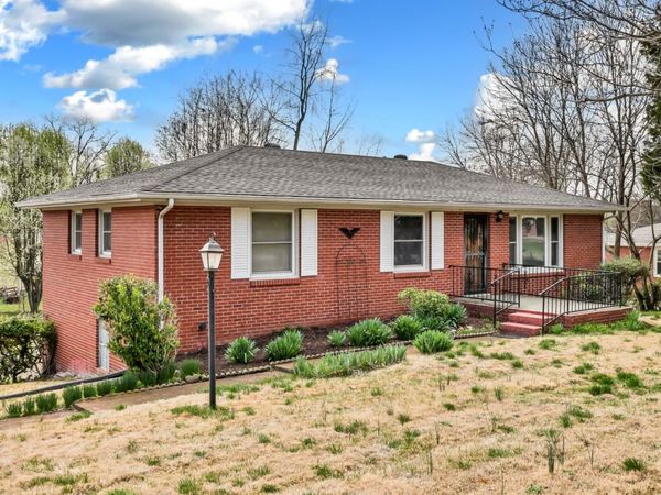 126 Lexington Dr , Clarksville, TN 37042