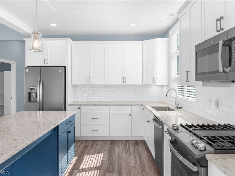 2166 NE River Road, Lake Milton, OH 44429 Photo 18