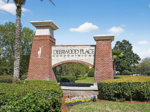 4480 DEERWOOD LAKE Parkway, Unit 454, Jacksonville, FL 32216
