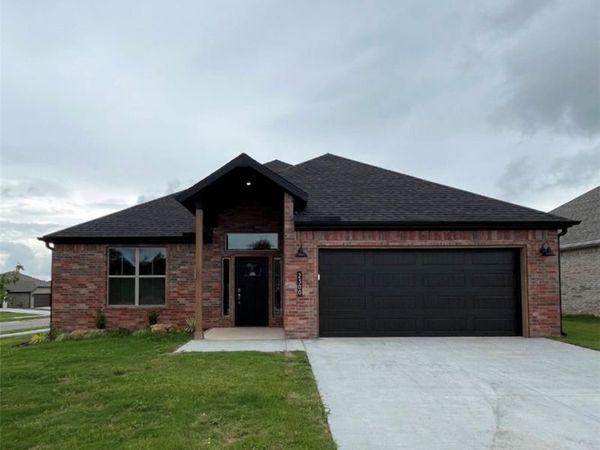 2300 N Zane Street, Siloam Springs, AR 72761