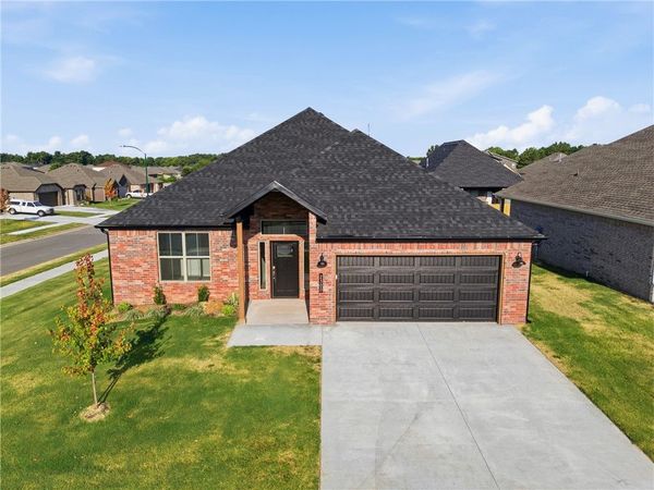 2300 N Zane Street, Siloam Springs, AR 72761