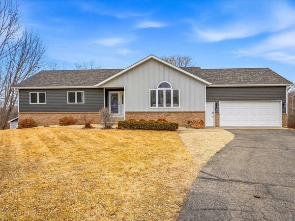 707 Erickson Court, Sauk Rapids, MN 56379