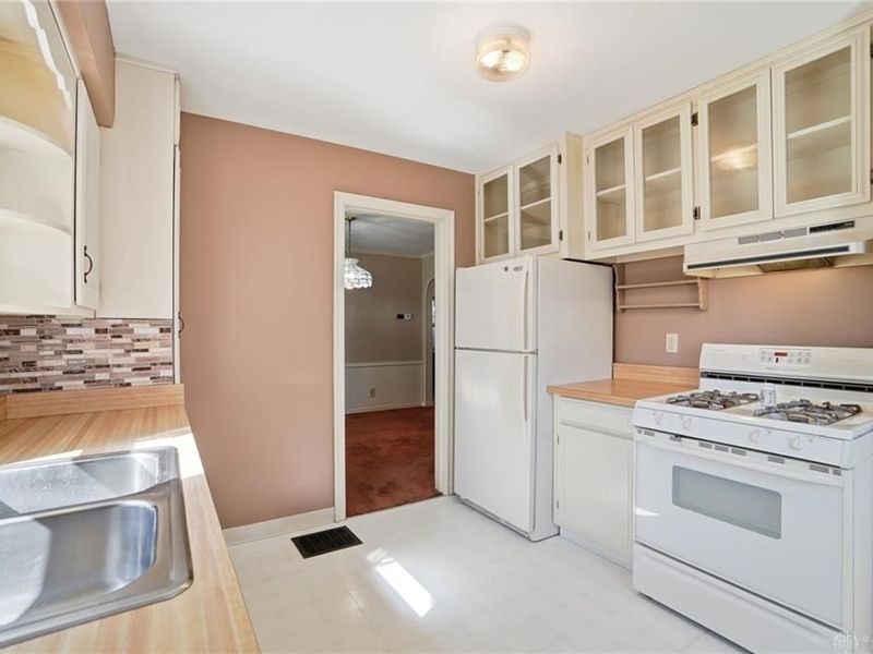 827 Snowhill Boulevard, Springfield, OH 45504 Photo 13