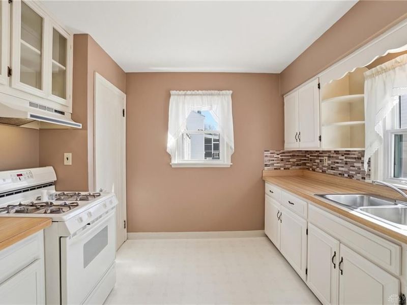 827 Snowhill Boulevard, Springfield, OH 45504 Photo 14