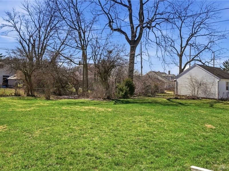 827 Snowhill Boulevard, Springfield, OH 45504 Photo 36