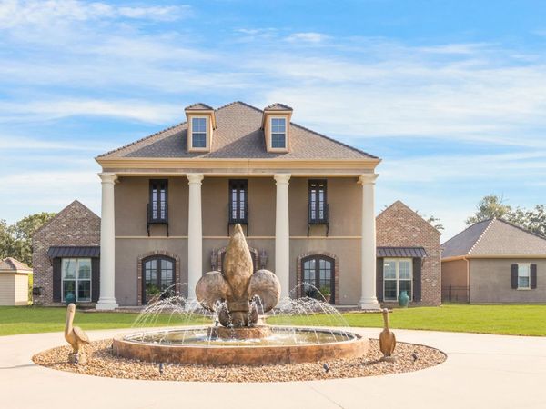 7503 Sugar Oaks Road , New Iberia, LA 70563