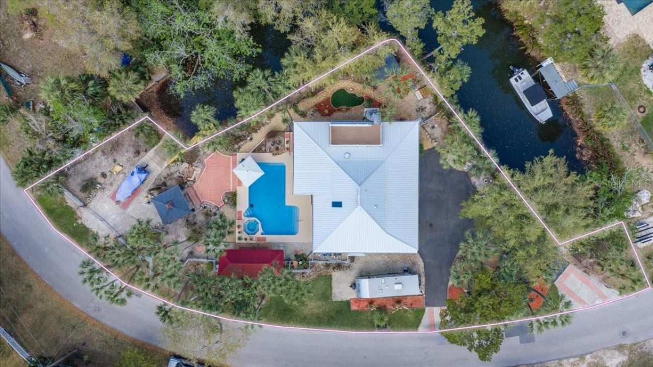 6093 Avenue Of The Palms, Weeki Wachee, FL 34607 Main Photo