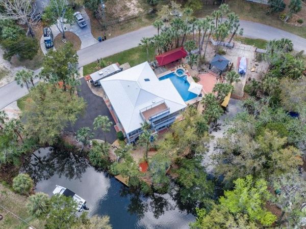 6093 AVENUE OF THE PALMS, WEEKI WACHEE, FL 34607