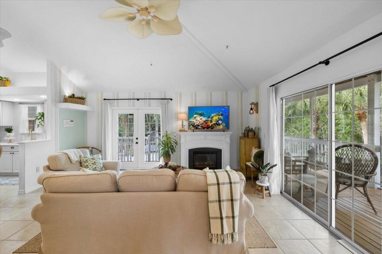 6093 Avenue Of The Palms, Weeki Wachee, FL 34607 Photo