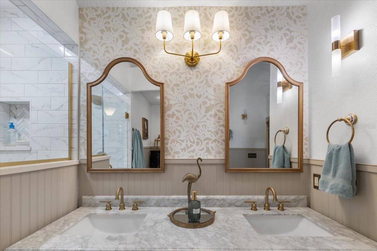 6093 Avenue Of The Palms, Weeki Wachee, FL 34607 Photo