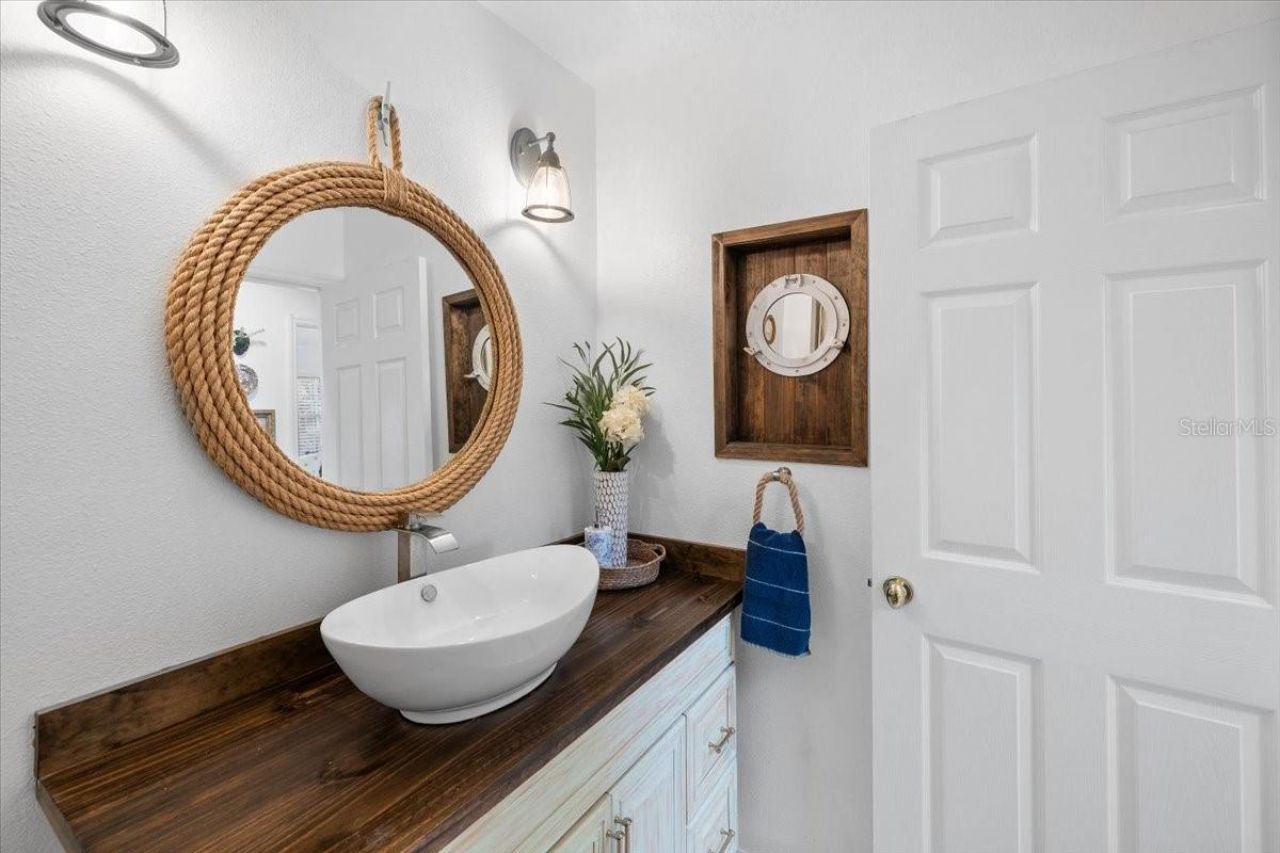 6093 Avenue Of The Palms, Weeki Wachee, FL 34607 Photo