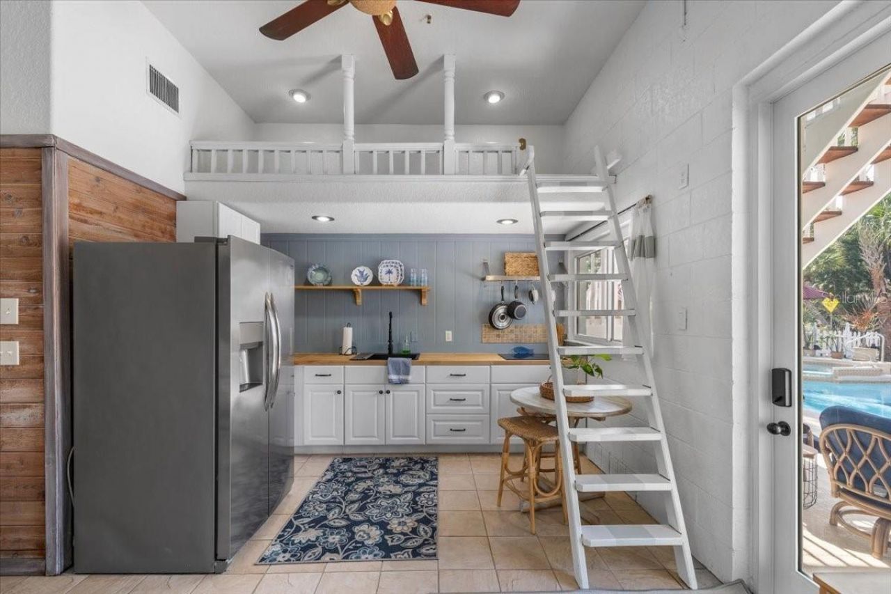 6093 Avenue Of The Palms, Weeki Wachee, FL 34607 Photo