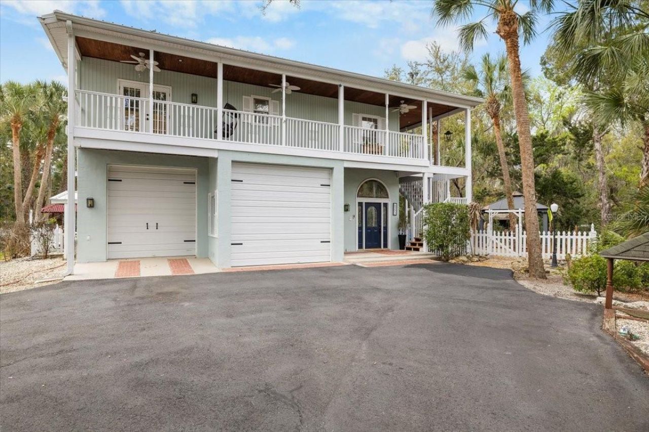 6093 Avenue Of The Palms, Weeki Wachee, FL 34607 Photo