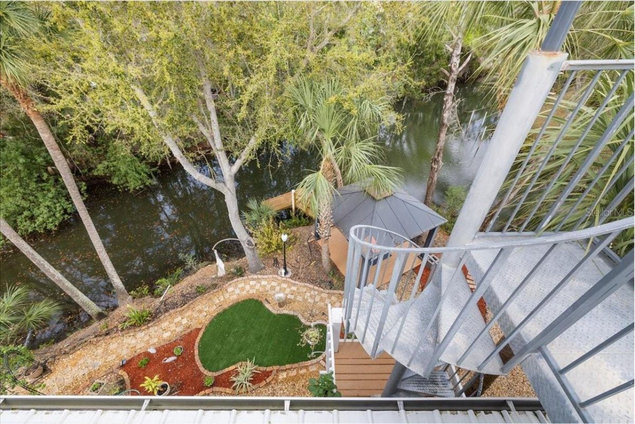 6093 Avenue Of The Palms, Weeki Wachee, FL 34607 Photo