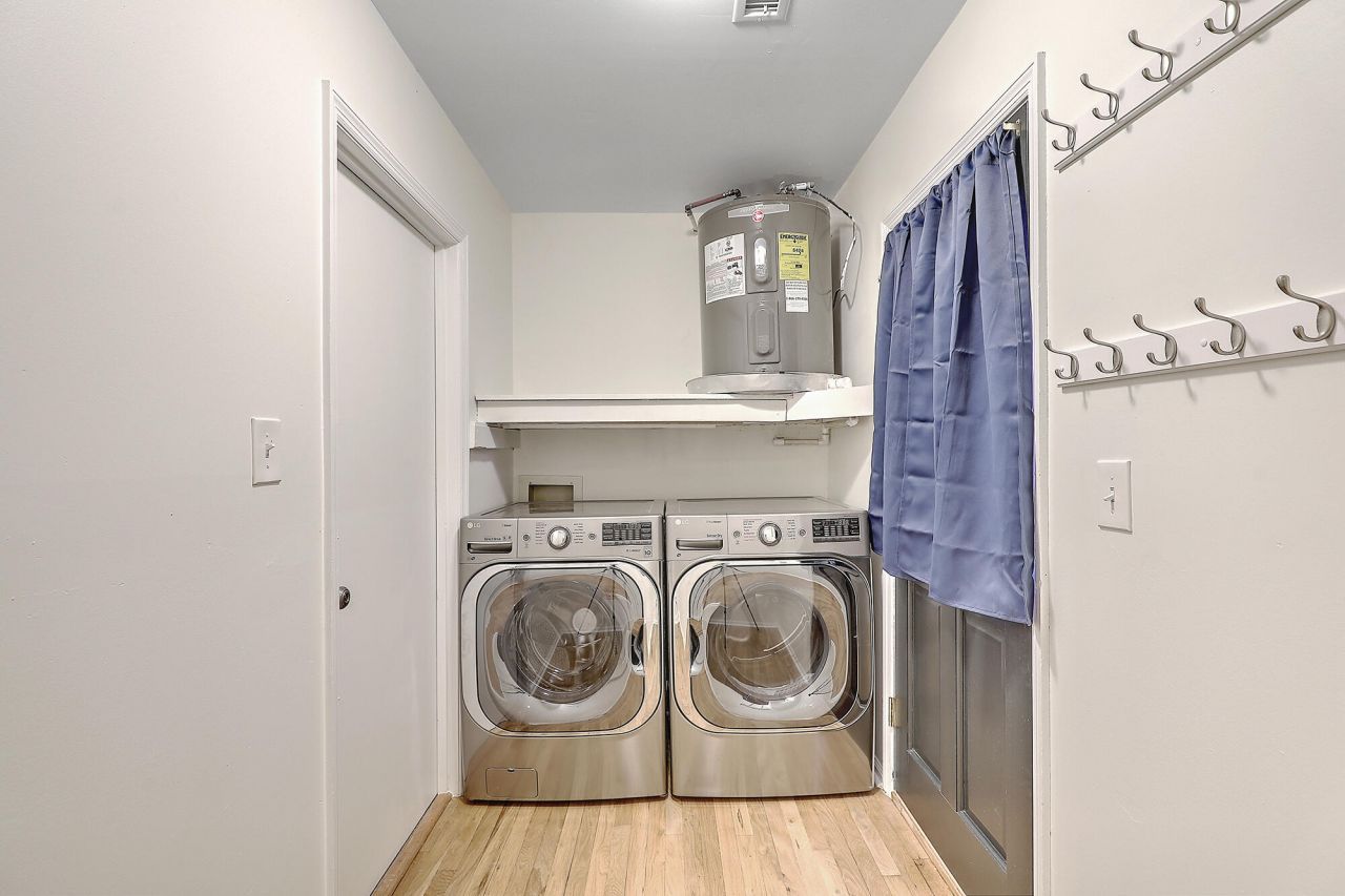 616 Semaht Street Photo 15