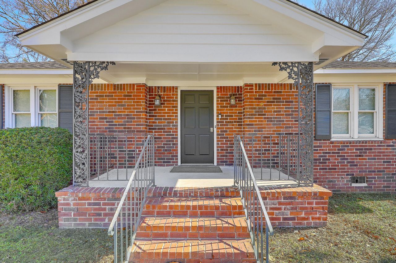 616 Semaht Street Photo 4