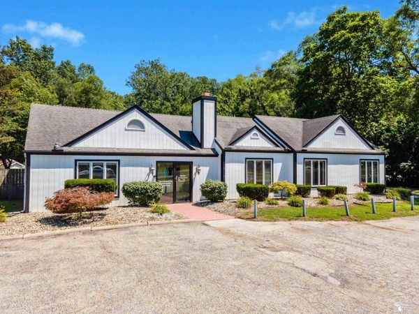 6524 Secor Road, Lambertville, MI 48144