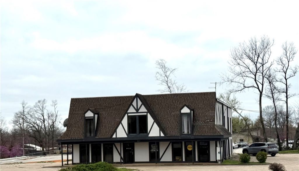 615 N Walton Boulevard , Bentonville, AR 72712 Main Photo