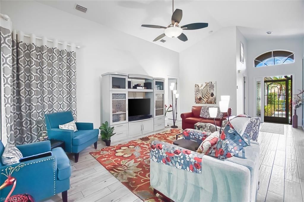 9917 Las Casas Dr, Fort Myers, FL 33919 Photo