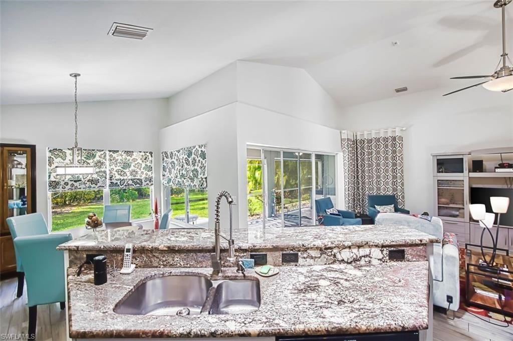 9917 Las Casas Dr, Fort Myers, FL 33919 Photo