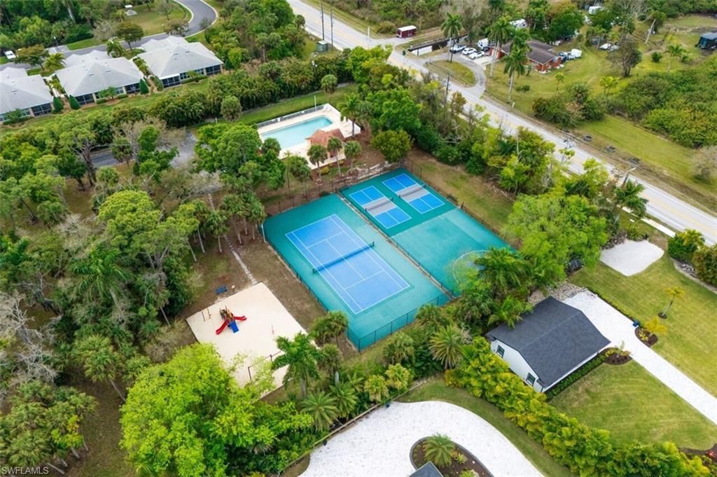 9917 Las Casas Dr, Fort Myers, FL 33919 Photo