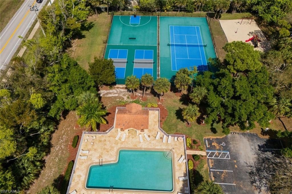 9917 Las Casas Dr, Fort Myers, FL 33919 Photo