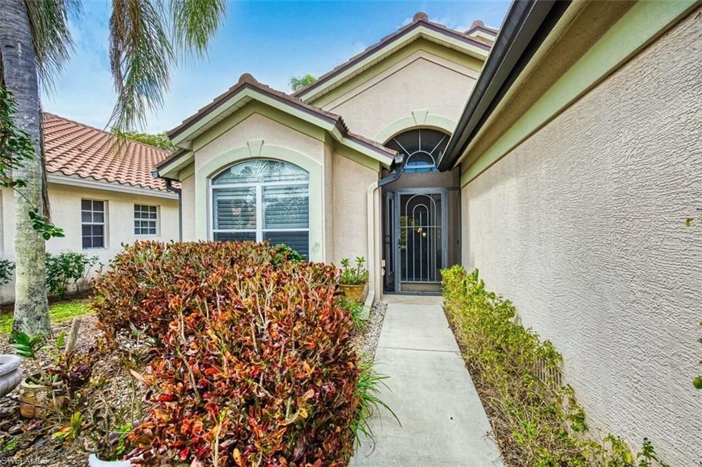 9917 Las Casas Dr, Fort Myers, FL 33919 Photo