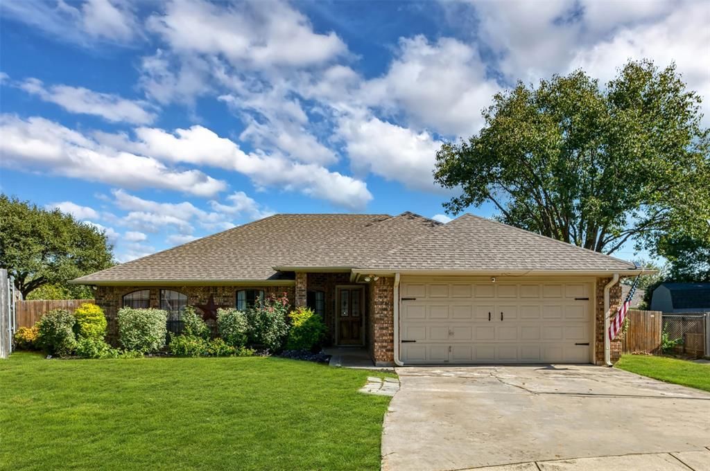 7633 Teresa Court, North Richland Hills, TX 76182 Main Photo