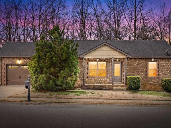 656 Deer Ridge Dr, Clarksville, TN 37042