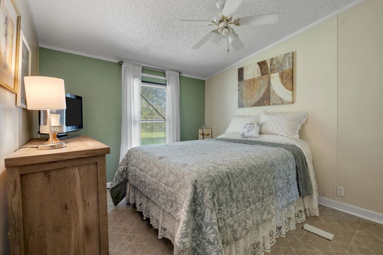 37 Whispering Pines Lane, Quincy, FL 32351 Photo