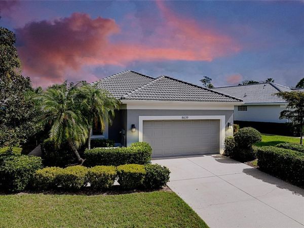 8639 54TH AVENUE CIRCLE E, BRADENTON, FL 34211