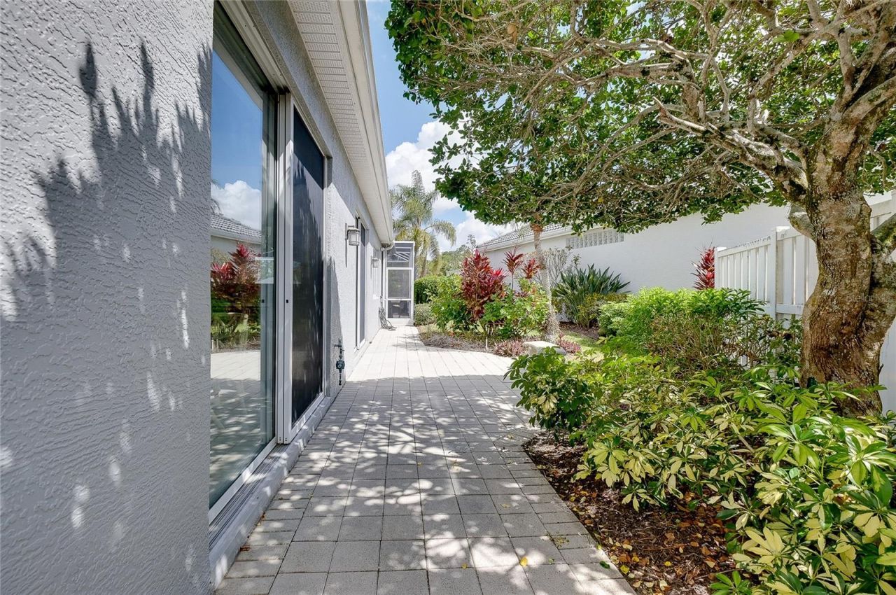 8639 54th Avenue Circle E, Bradenton, FL 34211 Photo