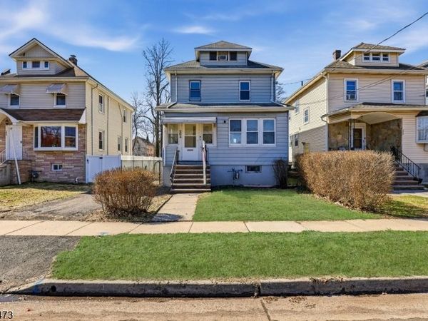 204 Pine St, Roselle, NJ 07203