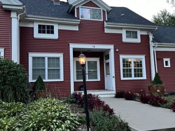 54 Longmeadow Rd, Unit 5, Taunton, MA 02780