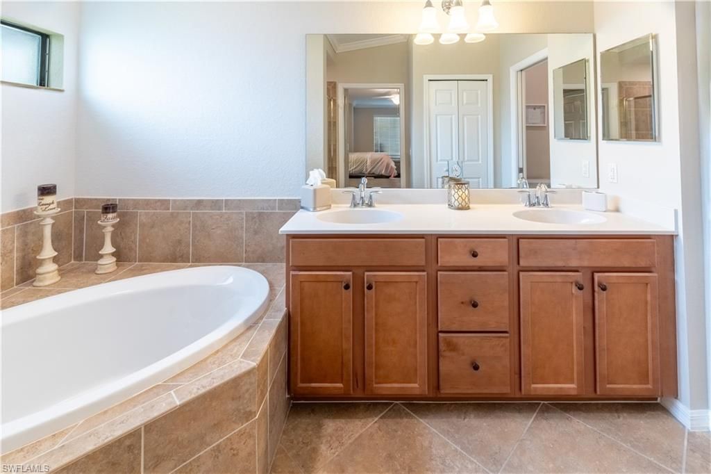 9521 Avellino Way, Unit 2426, Naples, FL 34113 Photo
