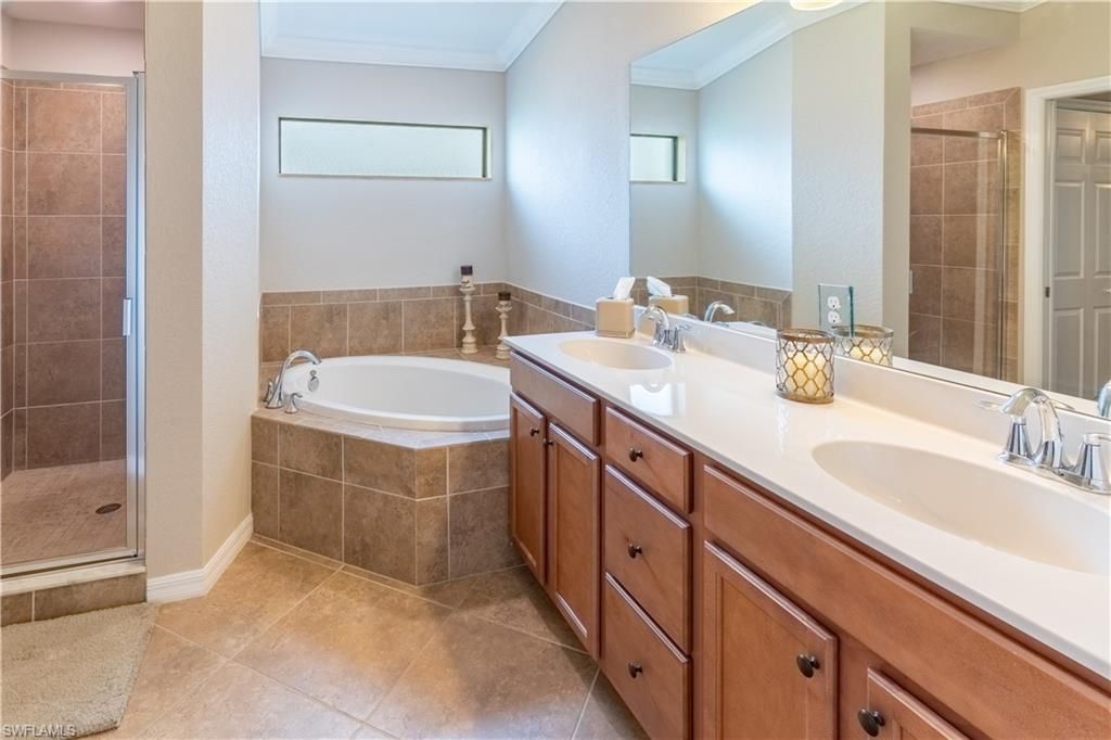 9521 Avellino Way, Unit 2426, Naples, FL 34113 Photo