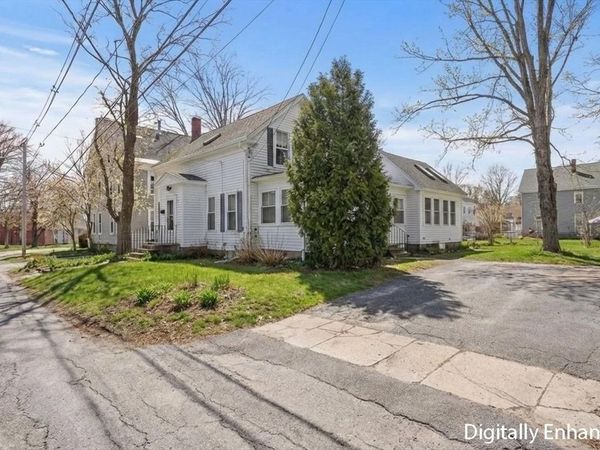 8 Winter St, Amesbury, MA 01913