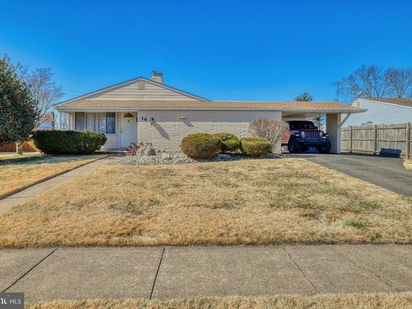 19 DEWBERRY LANE , LEVITTOWN, PA 19055