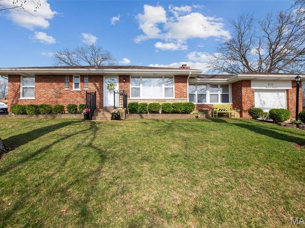 3641 Park Crest Drive, Mehlville, MO 63125