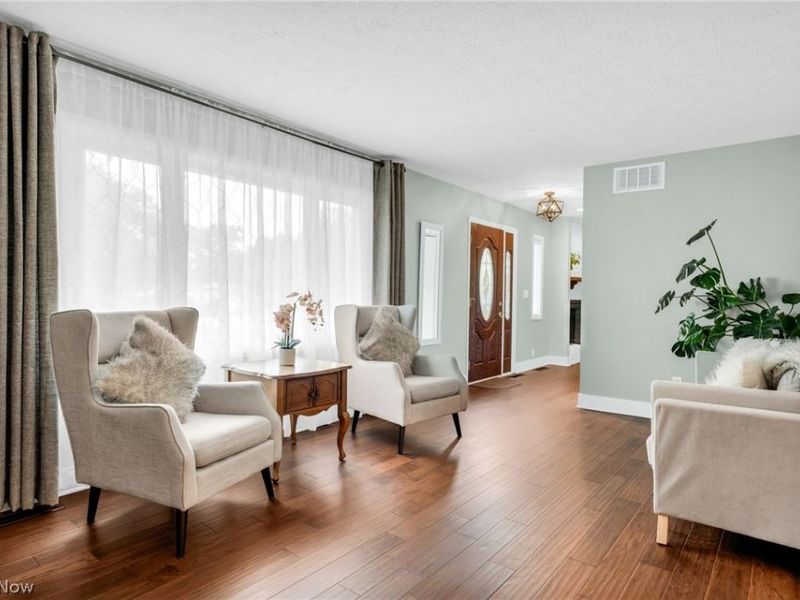 11586 Pleasant Ridge Place, Strongsville, OH 44136 Photo 8