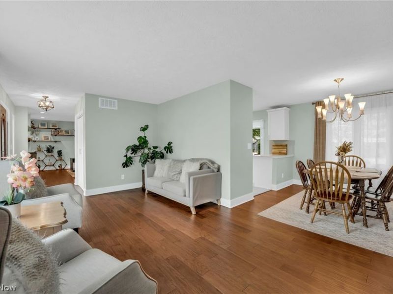 11586 Pleasant Ridge Place, Strongsville, OH 44136 Photo 9