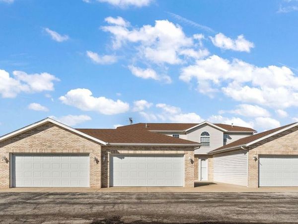 191 Mallard Pointe Drive , Valparaiso, IN 46385