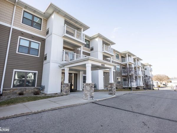 809 7th Ave N 203 N, Unit 203, Clear Lake, IA 50428