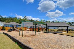 526 Carters Grove  photo 4