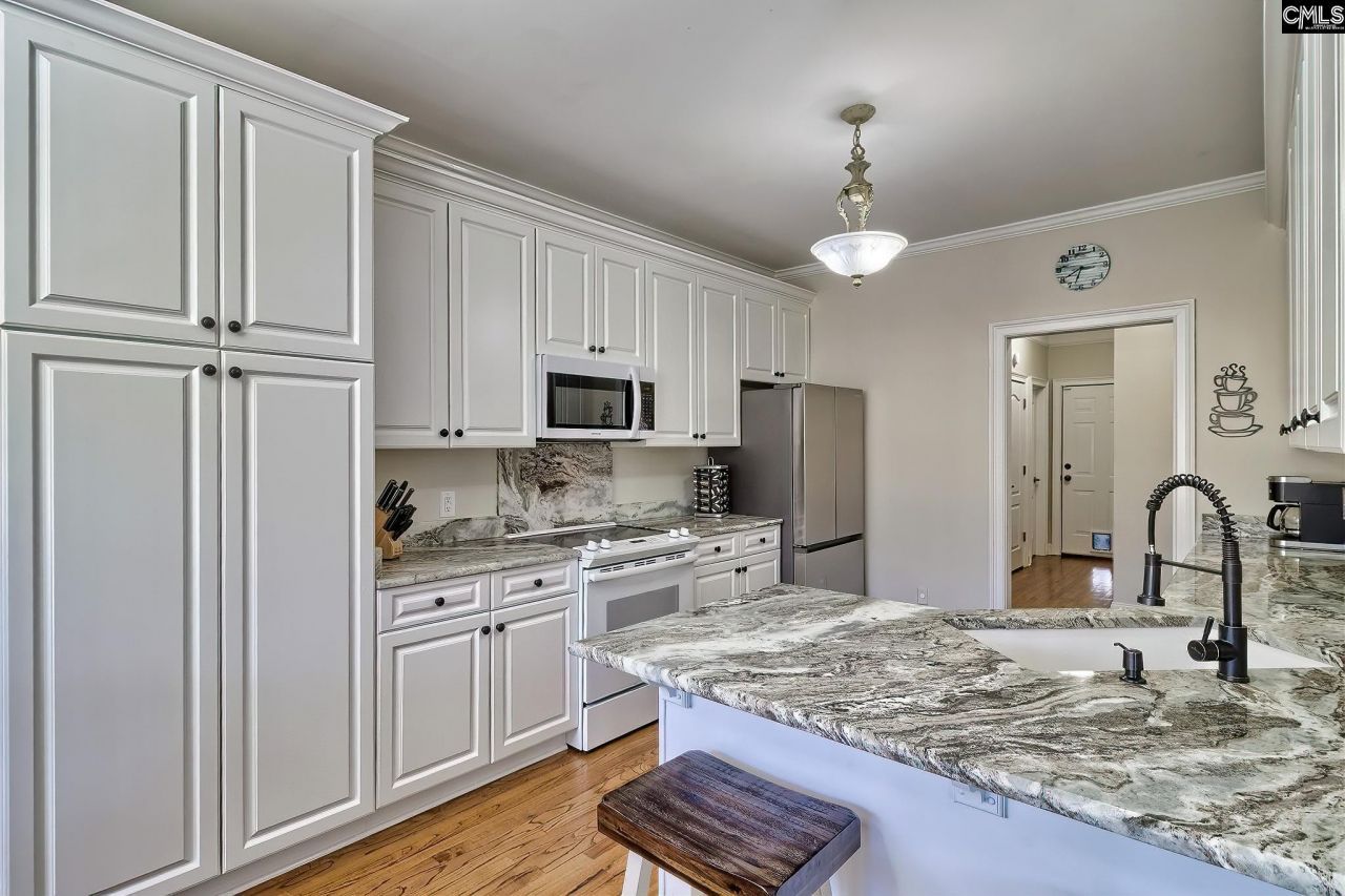 433 Oxenbridge Way  Photo 11