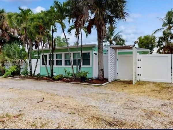 1942 Roseate LN , SANIBEL, FL 33957