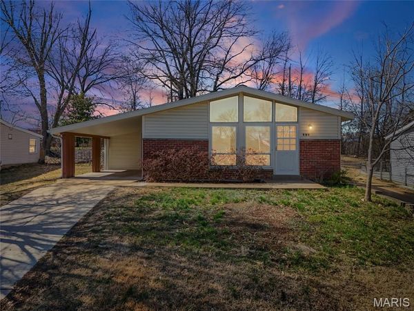 939 Oak Ridge Avenue, St Louis, MO 63126