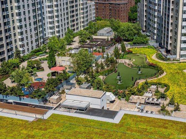 40-28 College Point Boulevard, Unit 810, Flushing, NY 11354