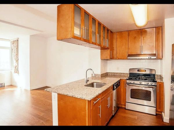 40-28 College Point Boulevard, Unit 810, Flushing, NY 11354